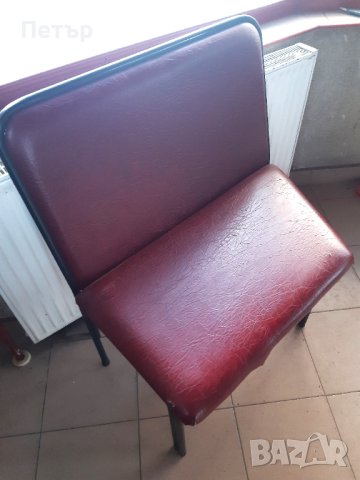 Малко кожено канапе от тръбна мебел, снимка 2 - Дивани и мека мебел - 44405547