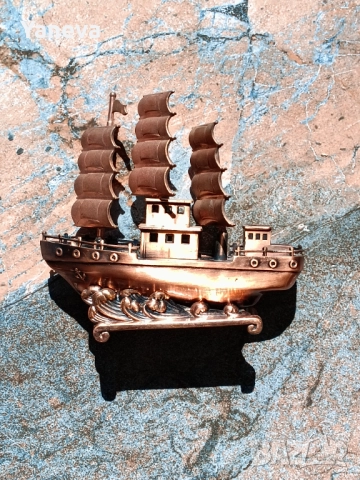 Декоративна фигурка на кораб на Благоденствието . ​, снимка 5 - Фигурки - 51919332