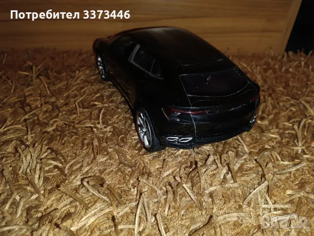 Детска кола Lamborghini Urus 1:16 SUV. Работеща със батерии 5х1.5V Type AA/LR06. Цвят- Черно , снимка 2 - Коли, камиони, мотори, писти - 48493641