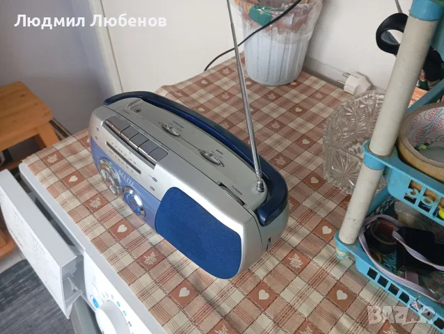 Малък радиокасетофон , снимка 2 - Радиокасетофони, транзистори - 55877195