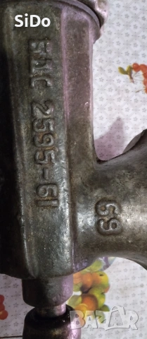 Лот 2 чугунени ръчни месомелачки малка и голяма, снимка 15 - Месомелачки - 50578375