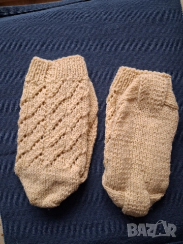 Вълнени чорапи с оригинални мотиви, снимка 5 - Дамски чорапи - 52323385