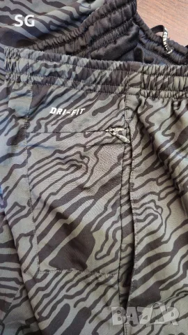 Шорти Nike , серия Running , снимка 4 - Спортни дрехи, екипи - 55724634