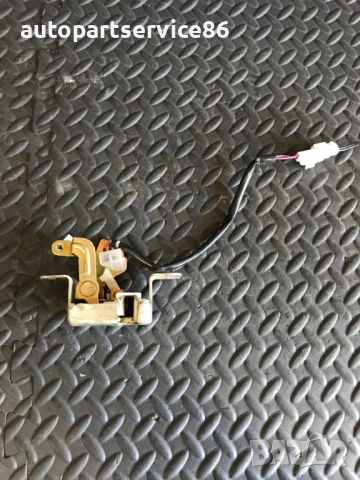 Заключващ механизъм за стъкло на заден капак за Mazda Tribute (2003)