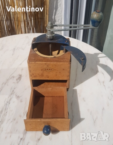 Старинна мелница за кафе , снимка 4 - Антикварни и старинни предмети - 51974046