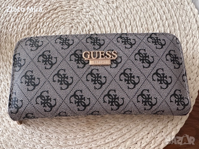 Дамско портмоне Guess