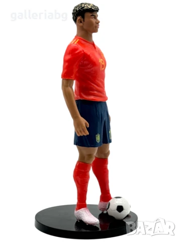 Фигурка на Lamine Yamal с екип на Испания – модел №19 с кутия и топка, снимка 5 - Фигурки - 51262390