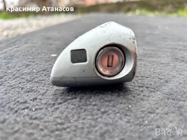 Патрон за предна лява брава за Мерцедес Ц-класа W203. 2000-2006г, снимка 2 - Части - 49043553