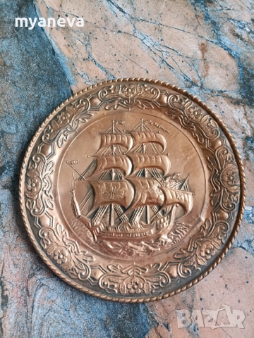 Английска медна чиния с морски дизайн и флорални орнаменти по периферията , снимка 2 - Пана - 51883228