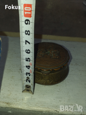 Стара кована бронзова кутийка с коприна маркировка, снимка 3 - Антикварни и старинни предмети - 36129081
