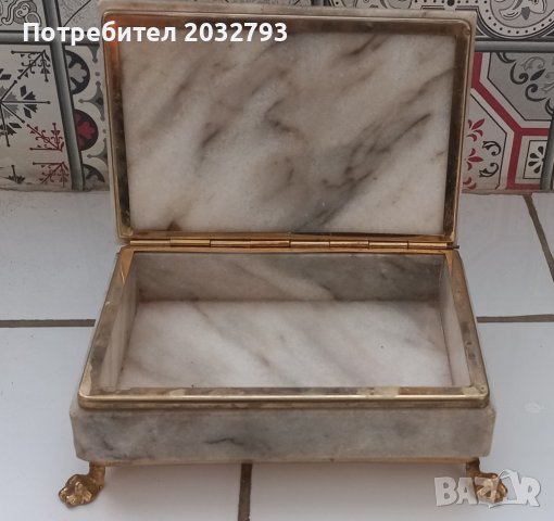 Мраморна кутия з бижута, снимка 2 - Бижутерийни комплекти - 42598804