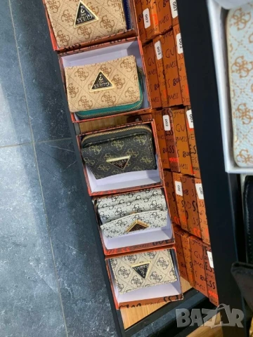 портмонета в кутия chanel ysl saint laurent guess pinko, снимка 10 - Портфейли, портмонета - 50746356