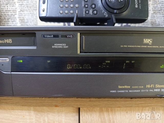 Комбиниран Видео Рекордер "SONY" EV-T2 (Hi -Fi Stereo), снимка 3 - Плейъри, домашно кино, прожектори - 53393261