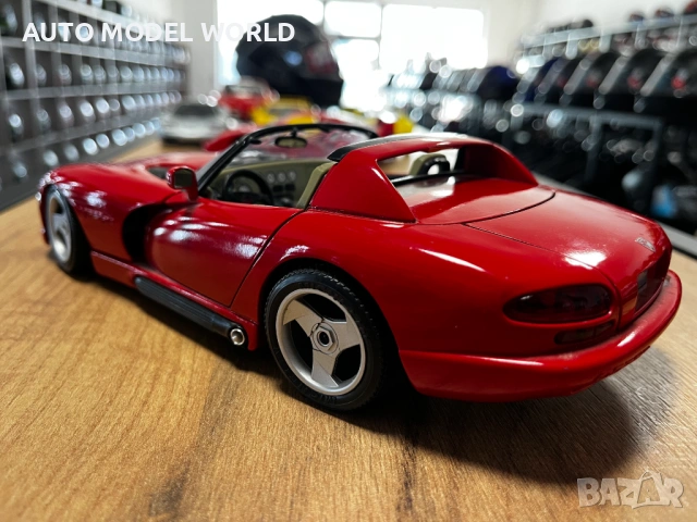 Метална колекционерска количка модел BBURAGO DODGE VIPER SRT 1:18 56.72 лв. / 29 €, снимка 3 - Колекции - 53699799