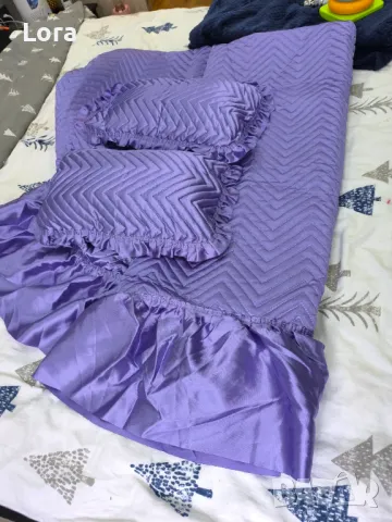 Чисто нова постелка (шалте) за спалня 200/220 с две малки възглавници