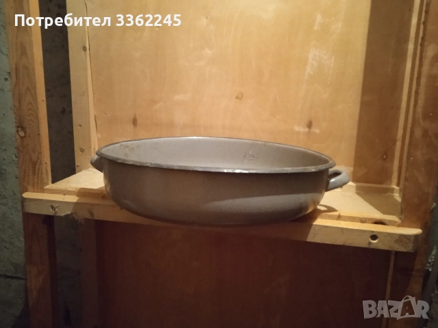 Продавам тава голяма емайлирана