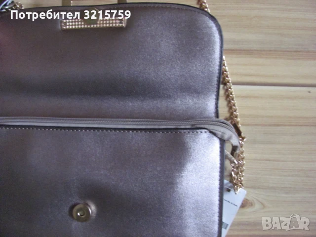 Нова дамска чанта BORA сребриста , метална катарама, снимка 5 - Чанти - 50930275