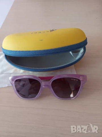 Детски слънчеви очила Vogue 