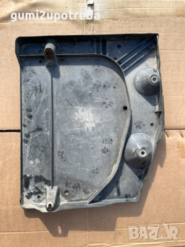 Кора под Резервоара Дясно 42045CA020 Toyota GT86 2018 Subaru BRZ, снимка 2 - Части - 53063254