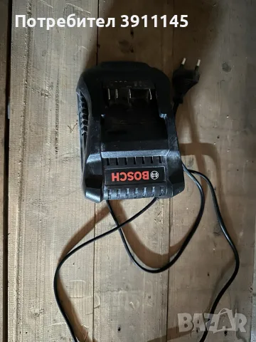 Bosch акумулаторен комплект от 4 части, перфоратор, ударен гайковерт, ъглошлайф и винтоверт , снимка 2 - Куфари с инструменти - 55861908