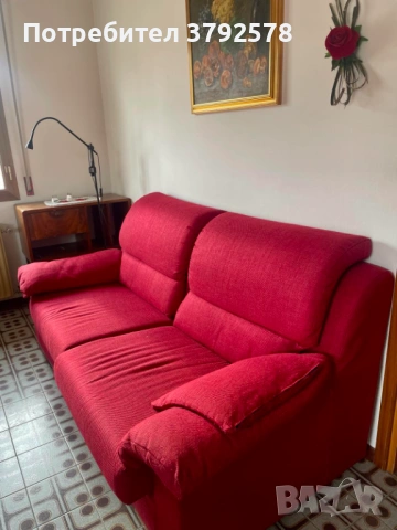 Двуместен червен диван, снимка 2 - Дивани и мека мебел - 53471074