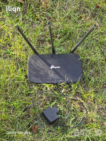 Работещ рутер с 3 антени. Разгледайте 