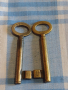 Два стари ключа от соца за брава за КОЛЕКЦИЯ ДЕКОРАЦИЯ БИТОВ КЪТ 41001, снимка 1 - Други ценни предмети - 44817851