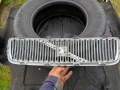 Решетка с емблема предна броня Волво В70 volvo V70 2000-2005г, снимка 3