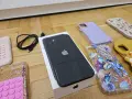 Продавам iPhone 11, 64GB, фабрично отключен към всички оператори. Телефонът работи отлично, снимка 12