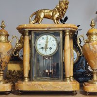 19 век-Портален френски каминен часовник-жълт мрамор и бронзов лъв, снимка 1 - Стенни часовници - 44327363