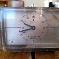 Стар електрически часовник Junkhans, снимка 2 - Антикварни и старинни предмети - 44290352