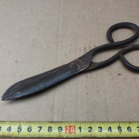 възрожденска кована ножица - абаджийска , снимка 5 - Антикварни и старинни предмети - 35789387