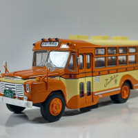 KAST-Models Умален модел на ISUZU BXC 30 1962 Hatchette 1/43, снимка 2 - Колекции - 36233646