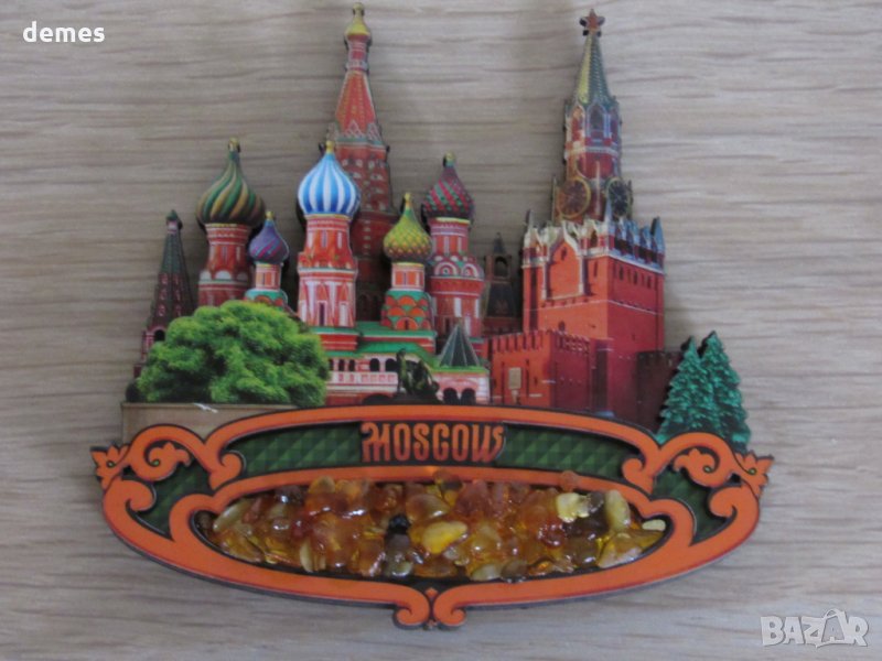 Автентичен дървен 3D магнит от Москва, Русия-серия- с кехлибар, снимка 1