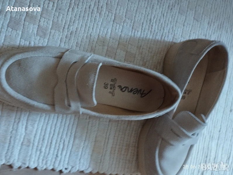 Продавам обувки Avena от естествен велур 39 номер, снимка 1