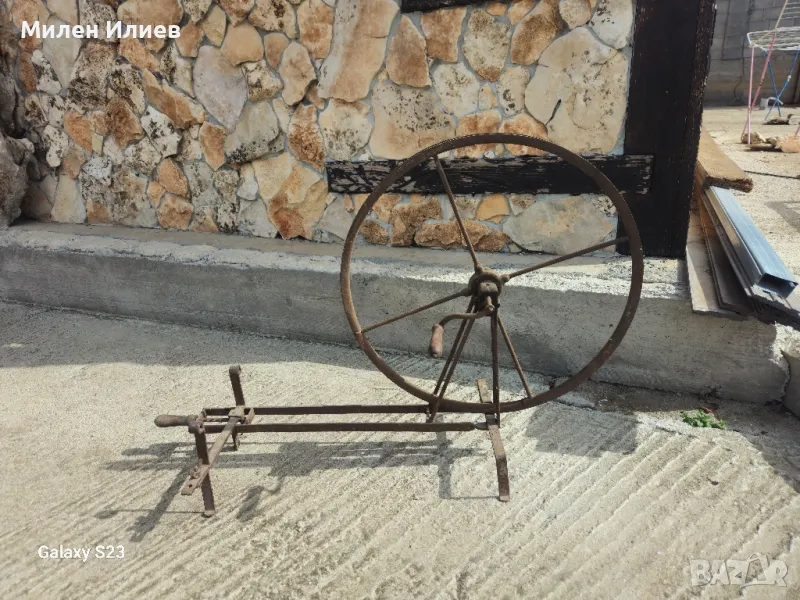 Старинен метален чекрък, снимка 1