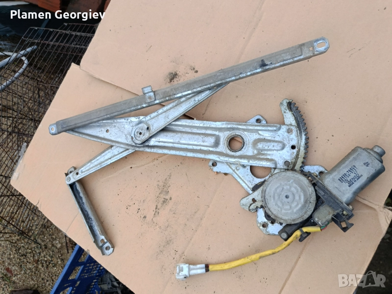 Десен стъкло повдигач за Сузуки Игнис, снимка 1