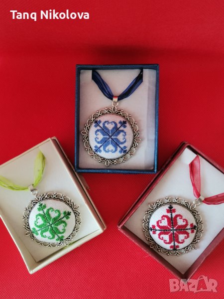 Ръчно бродирано колие, снимка 1