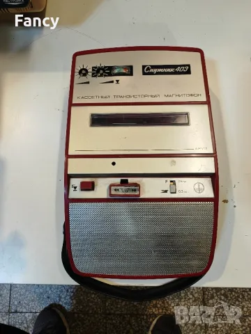 портативен касетофон Спутник 403, снимка 2 - Радиокасетофони, транзистори - 47631519