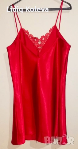 Дамски червен сатенен комплект нощница и халат, снимка 3 - Нощници - 52351588