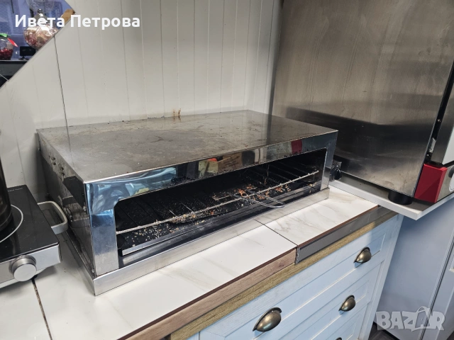 Професионална скара за сандвичи. 