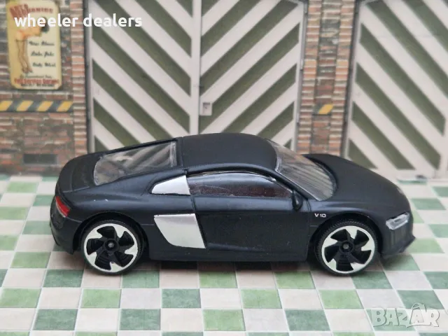 Метална количка Audi R8 Majorette, снимка 6 - Колекции - 50142403