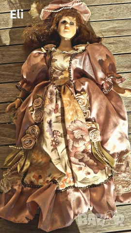 Колекционерска порцеланова кукла, снимка 3 - Кукли - 53489505