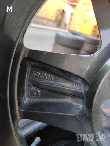 Тойота Рав 4 , снимка 7 - Гуми и джанти - 47335726