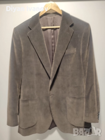 Мъжко кафяво сако.