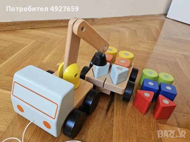 Дървено камионче с магнит