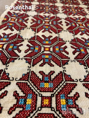 Българска бродерия. Ръчно изработена, снимка 3 - Декорация за дома - 38648413
