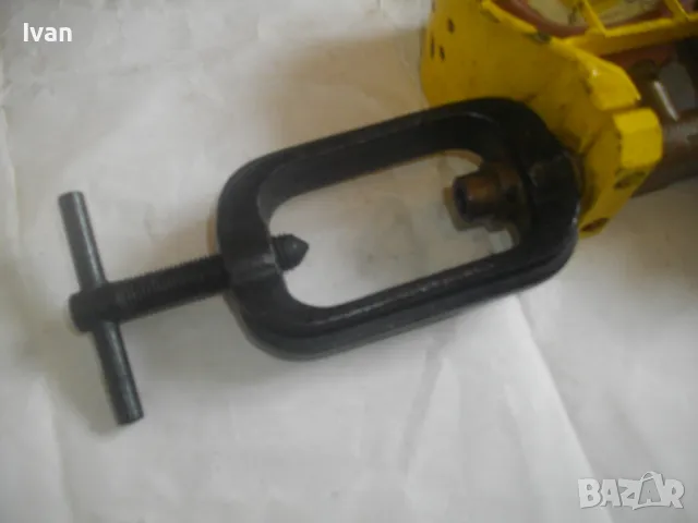 MESSER GRIESHEIM Оригинален РЕДУЦИР ВЕНТИЛ ЗА АЦЕТИЛЕН за оксижен Масивен с предпазна решетка метал, снимка 4 - Други инструменти - 47545903