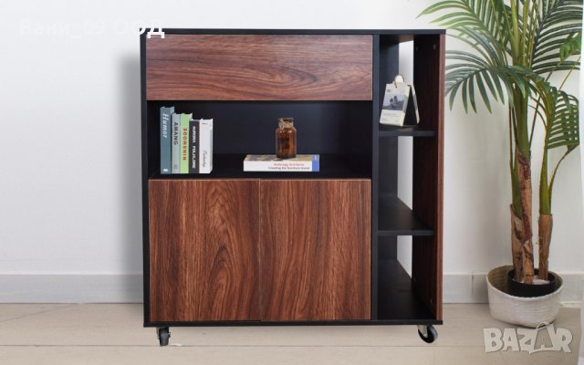 Практична етажерка на колелца