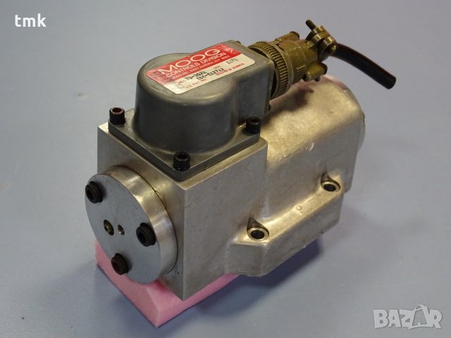 Хидравличен пропорционален клапан MOOG Controls Division 79-302A, снимка 2 - Резервни части за машини - 34162258